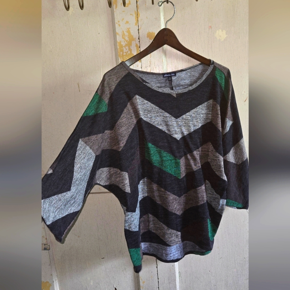 Chevron Patterned Gray and Green Sweater
